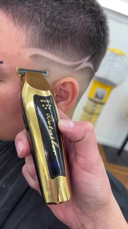 Patillera Wahl detailer gold